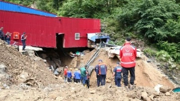 Giresun'da fabrika çöktü: Enkaz altında kalan işçi aranıyor