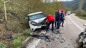 Gönen'de feci kaza: Ölü ve yaralı var!