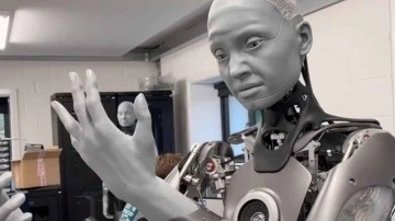 Google seviyeyi yükseltti: Robotlar artık etrafı izleyerek öğrenebilecek!