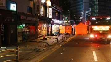 Güney Kore’de facia! Araç yayaların arasında daldı, 9 kişi öldü, 4 kişi yaralandı