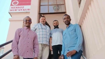 Hafızlık eğitimini Kütahya’da tamamlayan Somalili iki gencin duygulandıran vefası