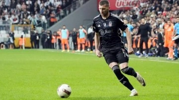 Haftalardır eleştiriliyordu! Rebic, kendini göstermeye başladı