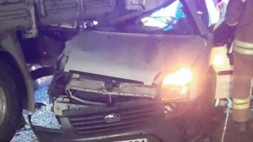 Hatay'da hafif ticari araç kamyona arkadan çarptı: 1 ölü, 2 yaralı