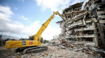 Hatay'da yıkık ve acil yıkılacak binalarda enkazın yüzde 49'u kaldırıldı