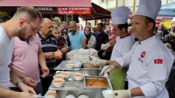 Her yıl bu çorbadan içmek için uzun kuyruklar oluşturuyorlar