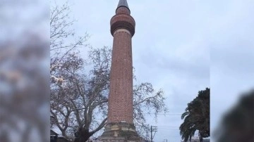 İmam ezanı burada okur koşarak camiye giderdi. İşte camisiz minarenin hikayesi