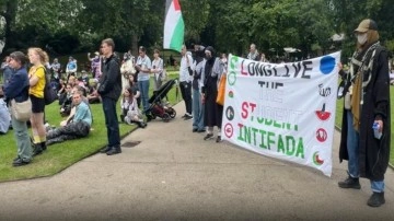 İngiltere'de Filistin için Oxford Circus trafiğe kapatıldı
