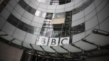 İngiltere'de Boris Johnson krizi! BBC Yönetim Kurulu Başkanı istifa etti