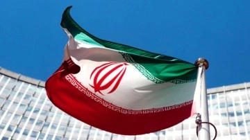 İran'da yasama yürütme yargı üçlüsü 'önemli konular' görüşmek üzere toplandı