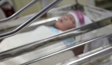 İran'da Omicron varyantına yakalanan bir aylık bebek öldü