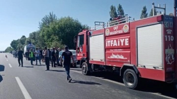 İşçileri taşıyan minibüs devrildi: 3 ölü, 11 yaralı