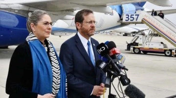 İsrail Cumhurbaşkanı Herzog Türkiye'de! Uçağının üzerinde yazan Türkçe kelimeler dikkat çekti