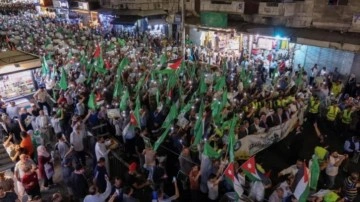 İsrail'de protesto: Yüzlerce kişi sokaklara döküldü