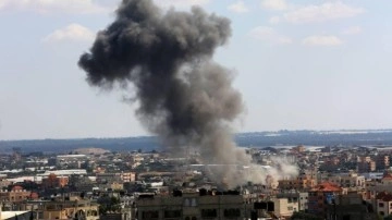 İsrail, İHH'nın Gazze'deki aşevine saldırdı