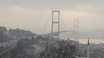 İstanbul Boğazı'nda sis etkili oluyor