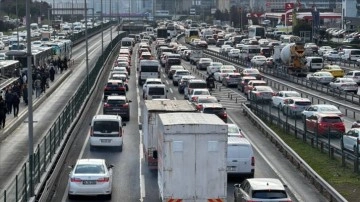 İstanbul'da akşam saatlerinde trafik yoğunluğu yüzde 80'e çıktı