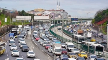 İstanbul'da akşam saatlerinde trafik yoğunluğu yüzde 80'i aştı: