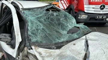 İstanbul'da feci ölüm: Aracın camından fırladı!