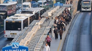 İstanbul'da sabah trafik yoğunluğu yaşanıyor