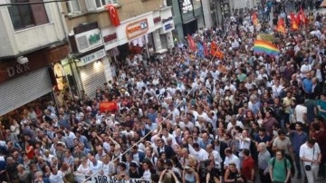 İstanbul Valiliği, Taksim'deki provokasyonda 59 şüphelinin gözaltına alındığını açıkladı