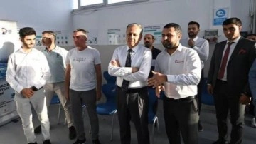 İstanbul Valisi Yerlikaya elektrikli araç bakım simülatörünü test etti