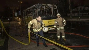 İstanbul'da korkutan anlar! İETT otobüsü alev alev yandı