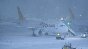 İstanbul'da kuvvetli kar! 12 Mart uçuşları için yeni karar