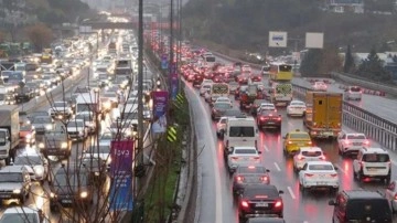 İstanbul'da trafik yoğunluğu yüzde 75'e çıktı