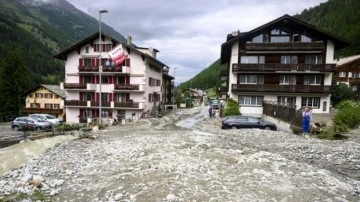 İsviçre'de heyelan ve sel: 4 ölü, 2 kayıp!