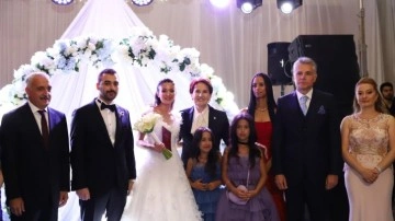 İYİ Parti Genel Başkanı Akşener, nikah şahidi oldu