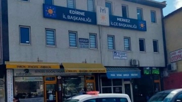 İYİ Partide yumruk yumruğa kavga! İlçe başkanı ve sekreter hastaneye kaldırıldı