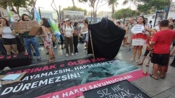 İzmir'de başıboş sokak köpeği düzenlemesine karşı 'Azrail'li protesto