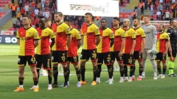 İzmir futbolu dibi gördü