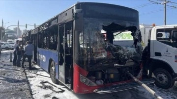 İzmir'de belediye otobüsü yandı