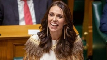 Jacinda Ardern, siyaseti tamamen bıraktı