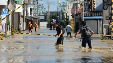 Japonya’da sel paniği!  4 şehirde 50 bin kişi için toplu tahliye