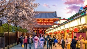 Japonya'da turist rekoru: Akın akın geliyorlar