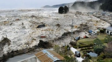 Japonya'nın Pasifik kıyılarına yönelik tsunami uyarısı