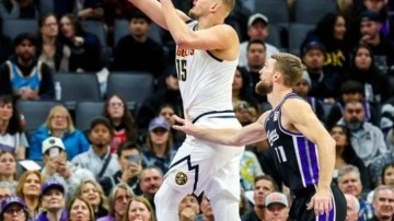 Jokic "triple-double" yaptı, Nuggets NBA'de seri yaptı