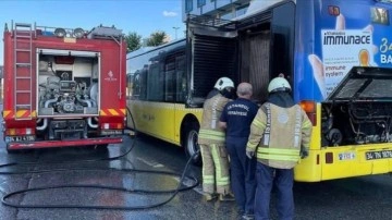 Kadıköy'de İETT otobüsünde çıkan yangın söndürüldü