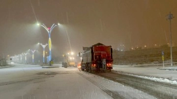 Kar esareti başladı. 138 yerleşim yerine ulaşım yok