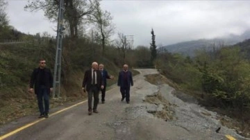 Karabük'te heyelan nedeniyle 2 köy yolu ulaşıma kapandı