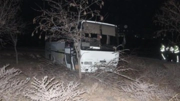 Karaman'da freni patlayan işçi midibüsü şarampole sürüklendi: 7 yaralı