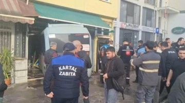 Kartal'da minibüs kuaföre girdi! Çok sayıda yaralı