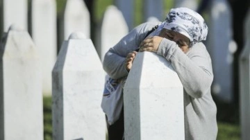 Katil İsrail Srebrenitsa Soykırımı'nı da inkar etti