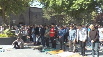 Kayseri'de Filistin'de hayatını kaybedenler için gıyabi cenaze namazı kılındı
