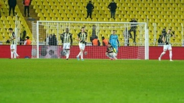 Kayserispor mağlubiyetinin suçlusu bulundu! Fenerbahçe'de fatura 3 yıldız futbolcuya çıktı