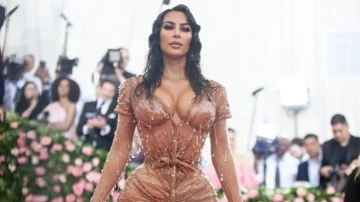 Kim Kardashian'dan şaşırtan seks itirafı! Büyükannesi için sevişmiş!