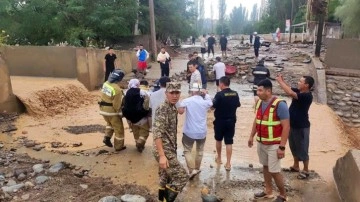 Kırgızistan'ın Oş bölgesinde aşırı yağış sele neden oldu