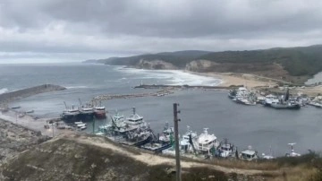 Kırklareli'nde yağışlı hava ilk avı kötü etkiledi! Balıkçıların umudu pazartesiye kaldı